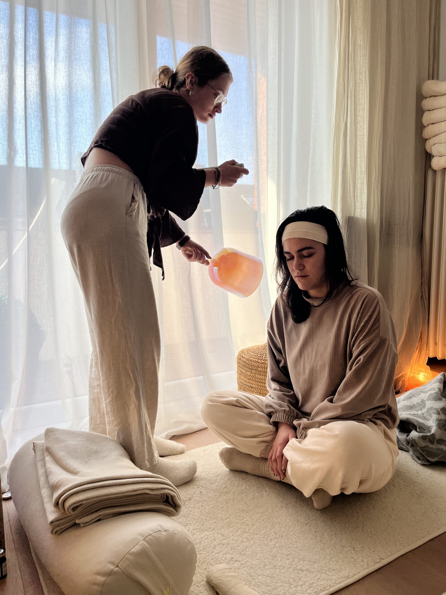 Moonlala Crystal Singing Bowls, Sound Healing, Yoga und Sound Training Ausbildung, Sound Practitioner, YYT, Yoga teacher Training